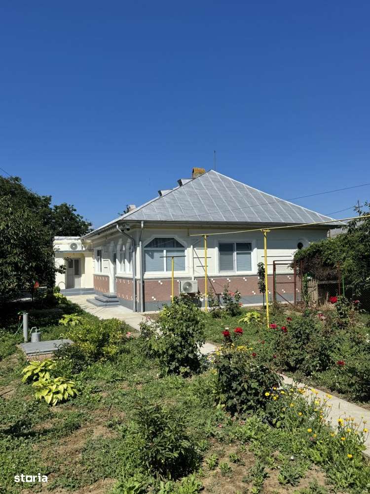 Casa renovata cu 1.052 mp teren, SASCUT(Targusor),  jud. Bacau-1