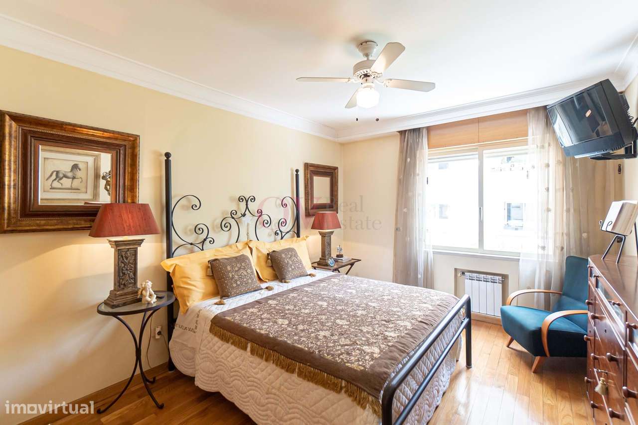 Para venda, apartamento T5 Rua Domingos Sequeira Porto, com varandas,-25