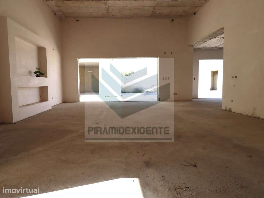 Azeitão Sofisticada Moradia Isolada 5 Suítes Piscina Garagem - Grande imagem: 5/24