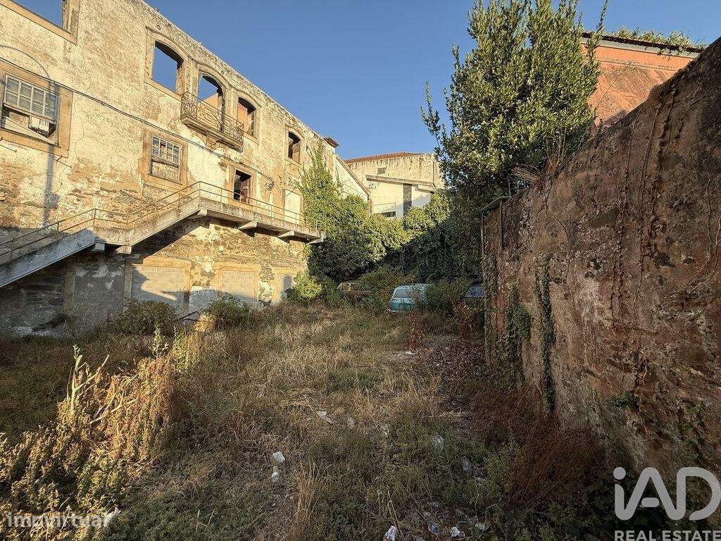 Prédio em Peso da Régua e Godim de 1092,00 m2 - Grande imagem: 3/30