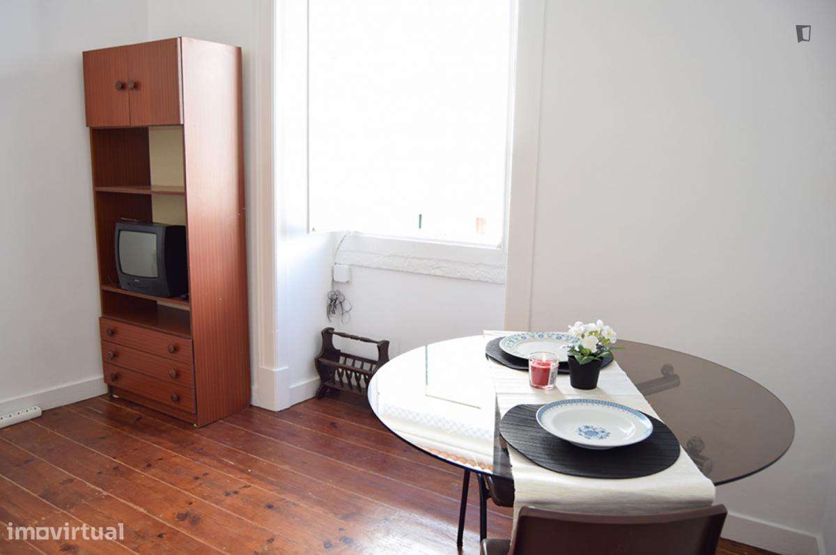 Apartamento com 1 quartos - localizado em Mouraria Lisbon - Grande imagem: 4/10
