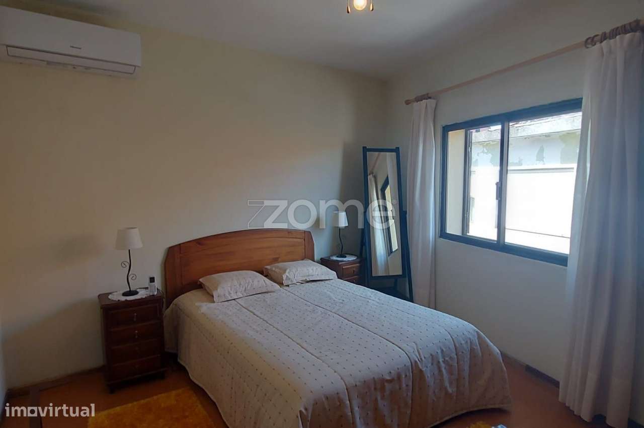 Moradia T3 em Cimo de Vila da Castanheira-8