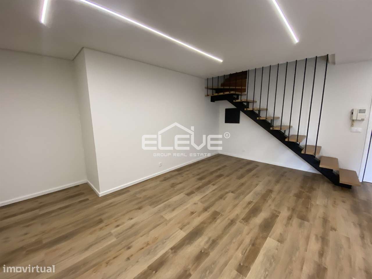 Excelente T2+1 Duplex Fânzeres-6