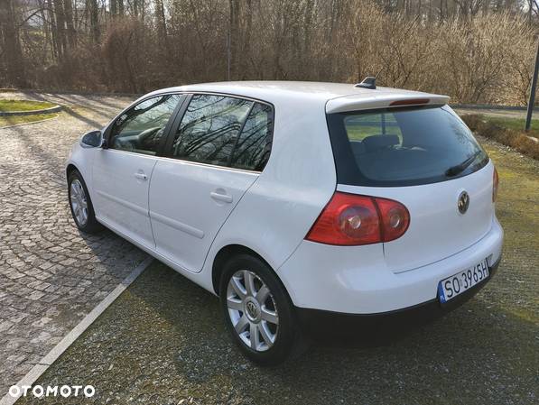 Volkswagen Golf V 1.9 TDI DPF BlueMot Comfortline - 14