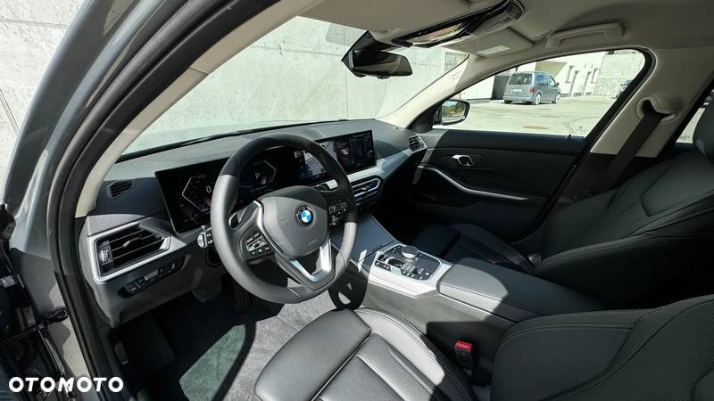 BMW Seria 3 320i - 17