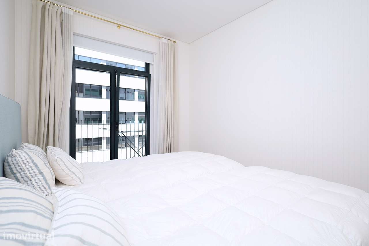 Apartamento T2 - Junto à Av. Liberdade - Totalmente Mobilado - Garagem-25