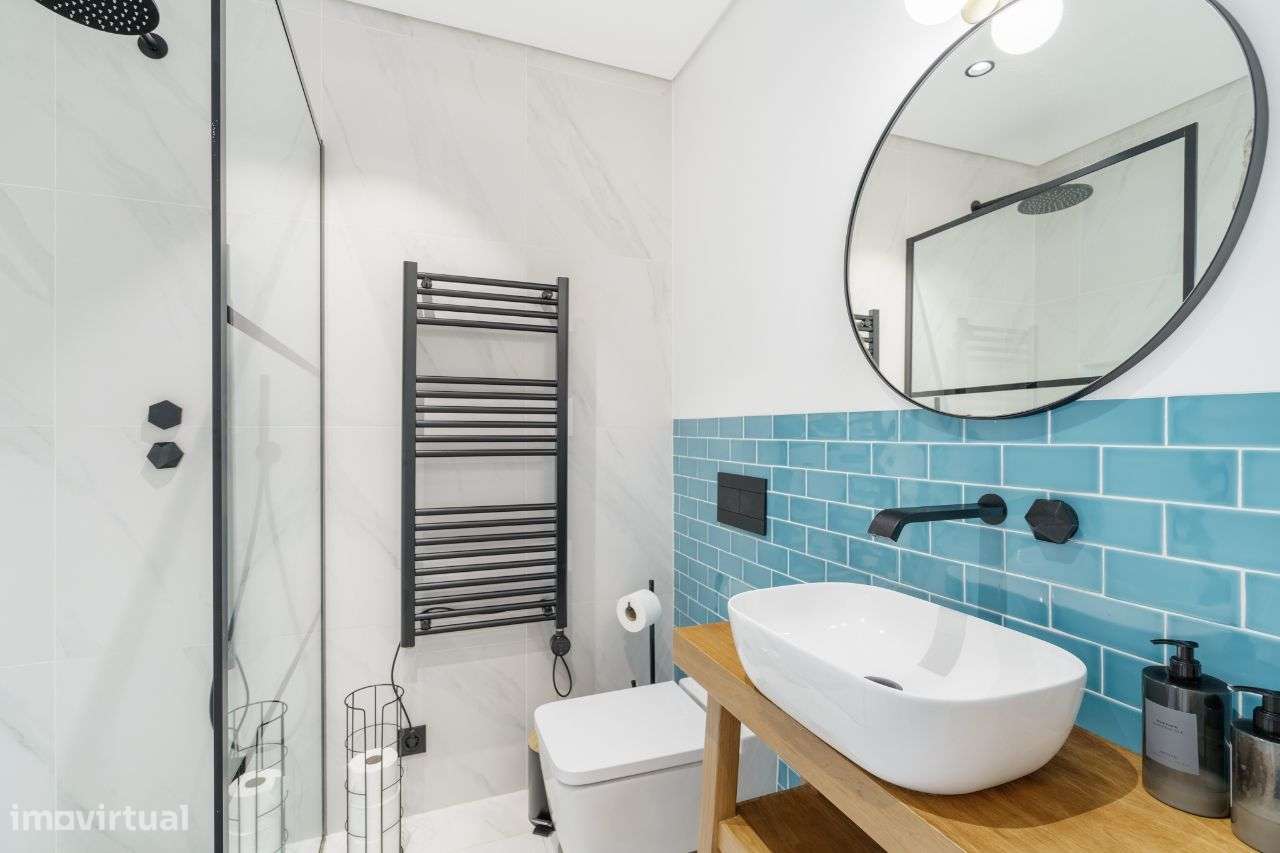 Moradia V3+1 totalmente renovada com vista mar-19