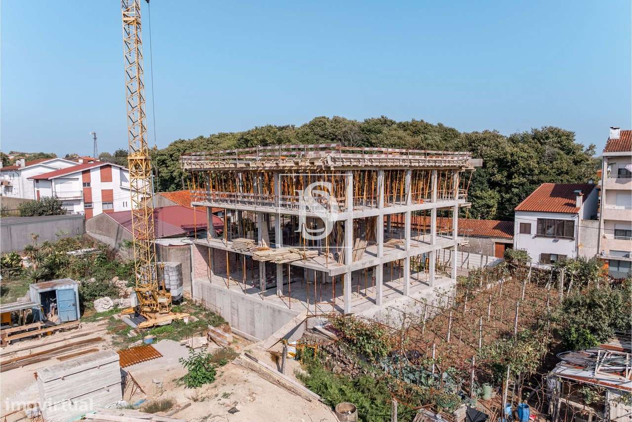 Apartamento T2, NOVO, c/ logradouro e garagem - Grande imagem: 5/23