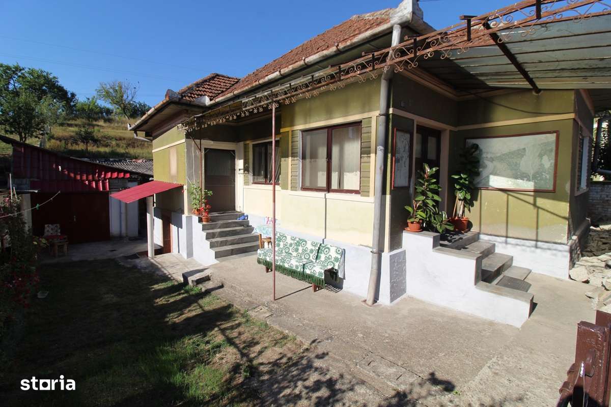 Vând casă D+P în Peștișu Mare, la 4 km de Hunedoara, garaj, anexe...-0