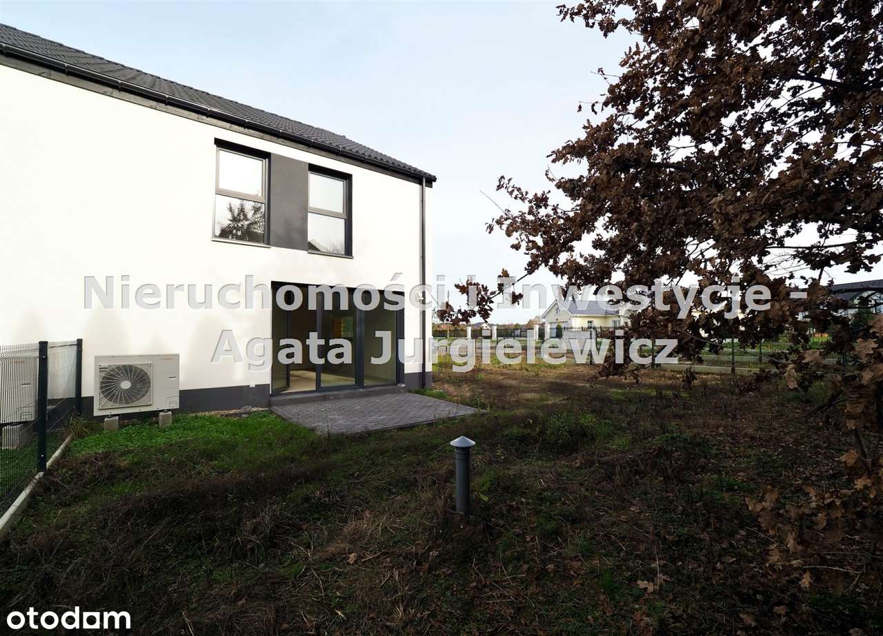 Szereg skrajny; Duża działka, Budynek z odbiorami-1