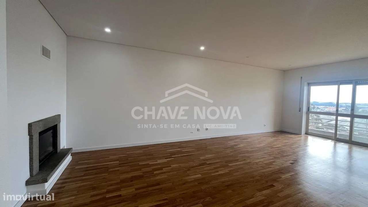 T2+1 Renovado na Madalena Com varanda, Box e Vista Mar  MAD/02209/CO-0