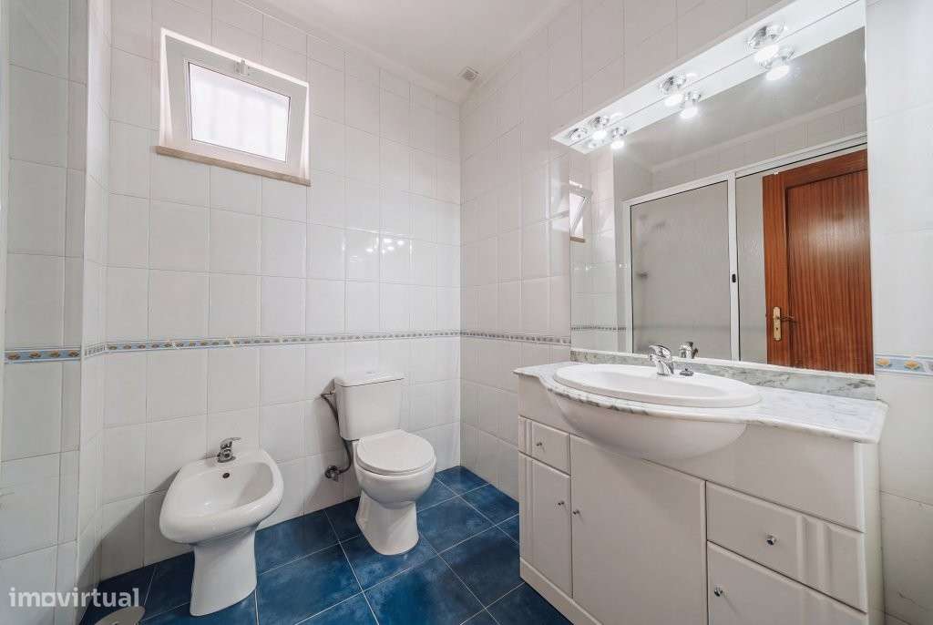 Apartamento T3 com garagem box-11