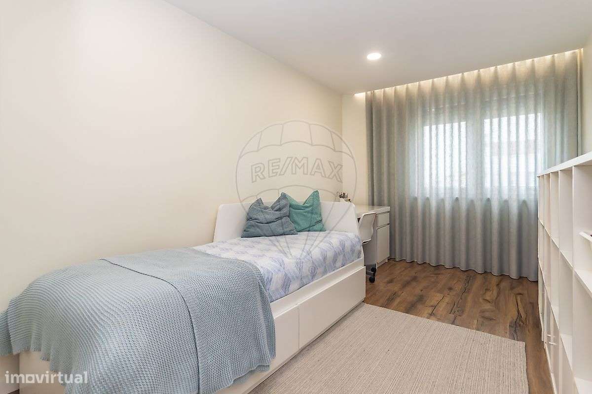 Apartamento T3 no Montijo, com parqueamento e arrecadação-1