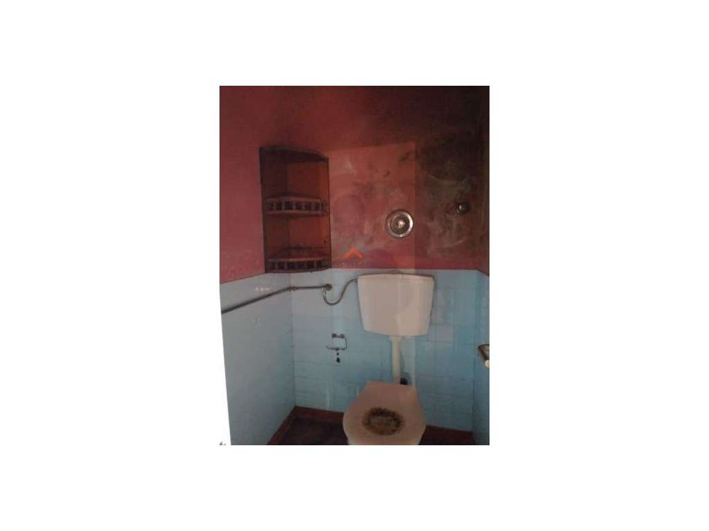 Moradia T4 com Espaço Comercial-5