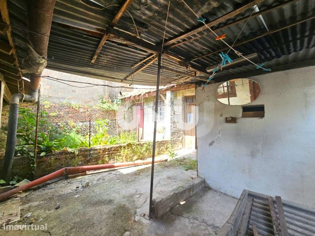 Prédio Urbano - Pleno Centro da Cidade de Viseu-20