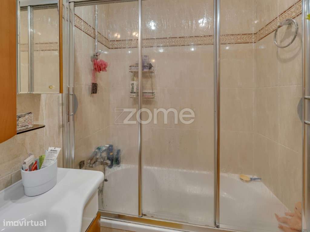 T3 com Terraço Privativo na Amadora-16