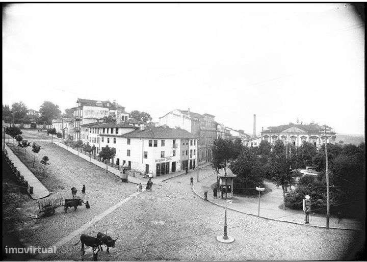 Imóvel comercial em edifício histórico em Braga - Grande imagem: 5/31