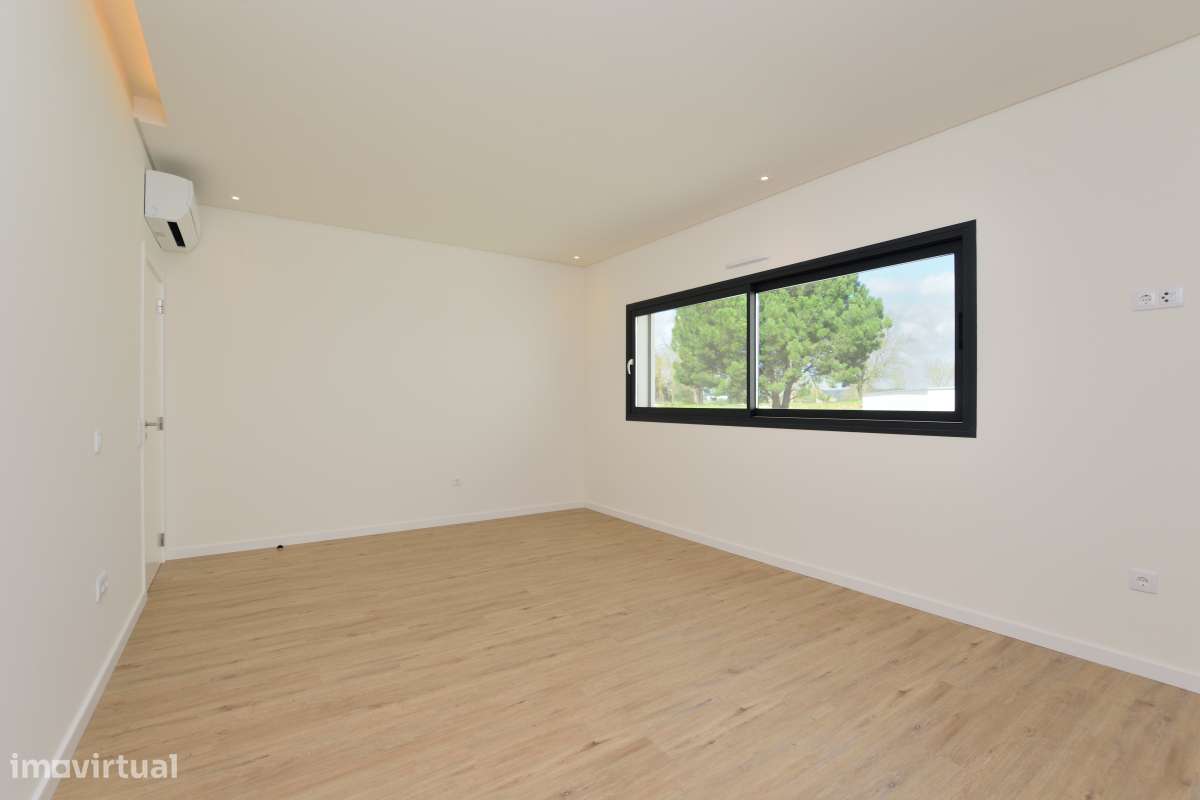 Moradia T4 c/ Certificação Energética A+ | Aveiras de Cima-44