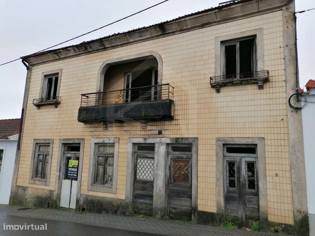 Moradia para Restauro + Terreno Urbano em Paços de Brandão, Santa M... - Grande imagem: 5/11
