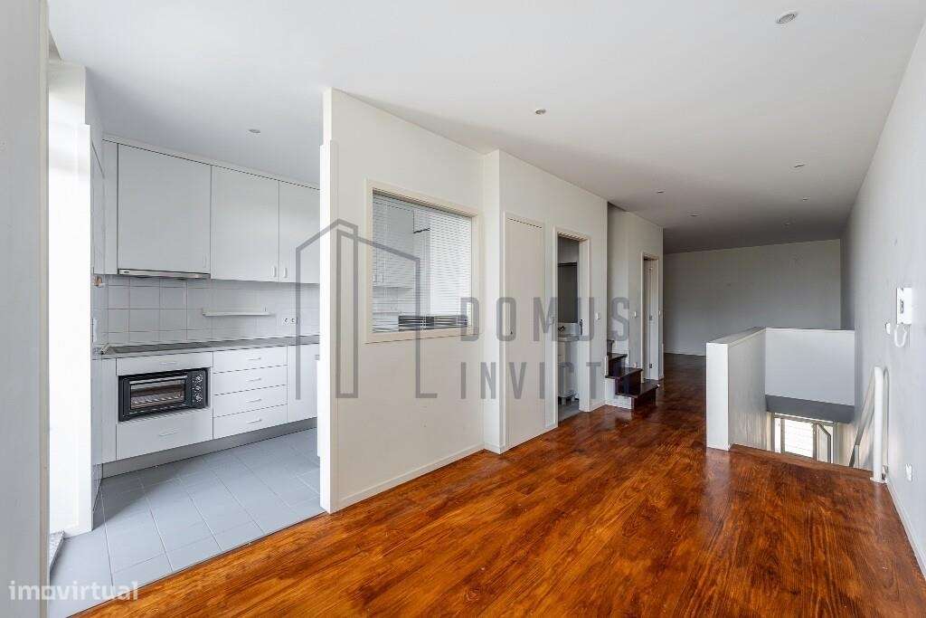 T3+1 com jardim na Rua de Costa Cabral - Grande imagem: 3/24