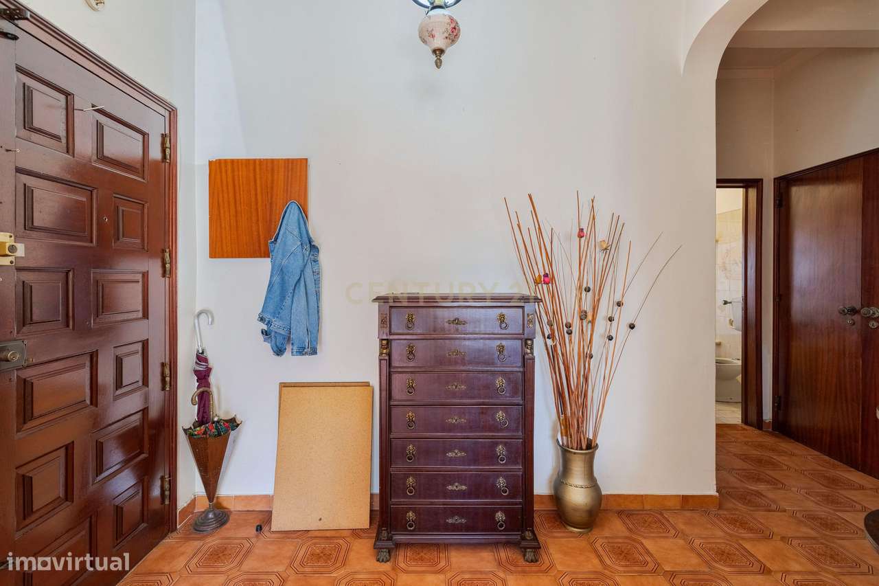 Oportunidade T3 para Venda em Vale do Cobro - Grande imagem: 2/25