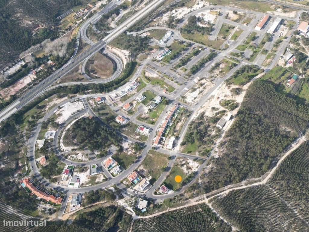 Lote 425 m2 para construção de moradia com 3 pisos, garagem e piscina - Grande imagem: 4/25