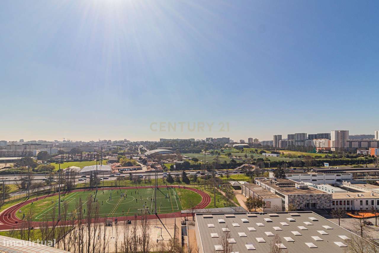 O Refúgio Perfeito em Telheiras – Luz, Conforto e Vista Desafogada-5