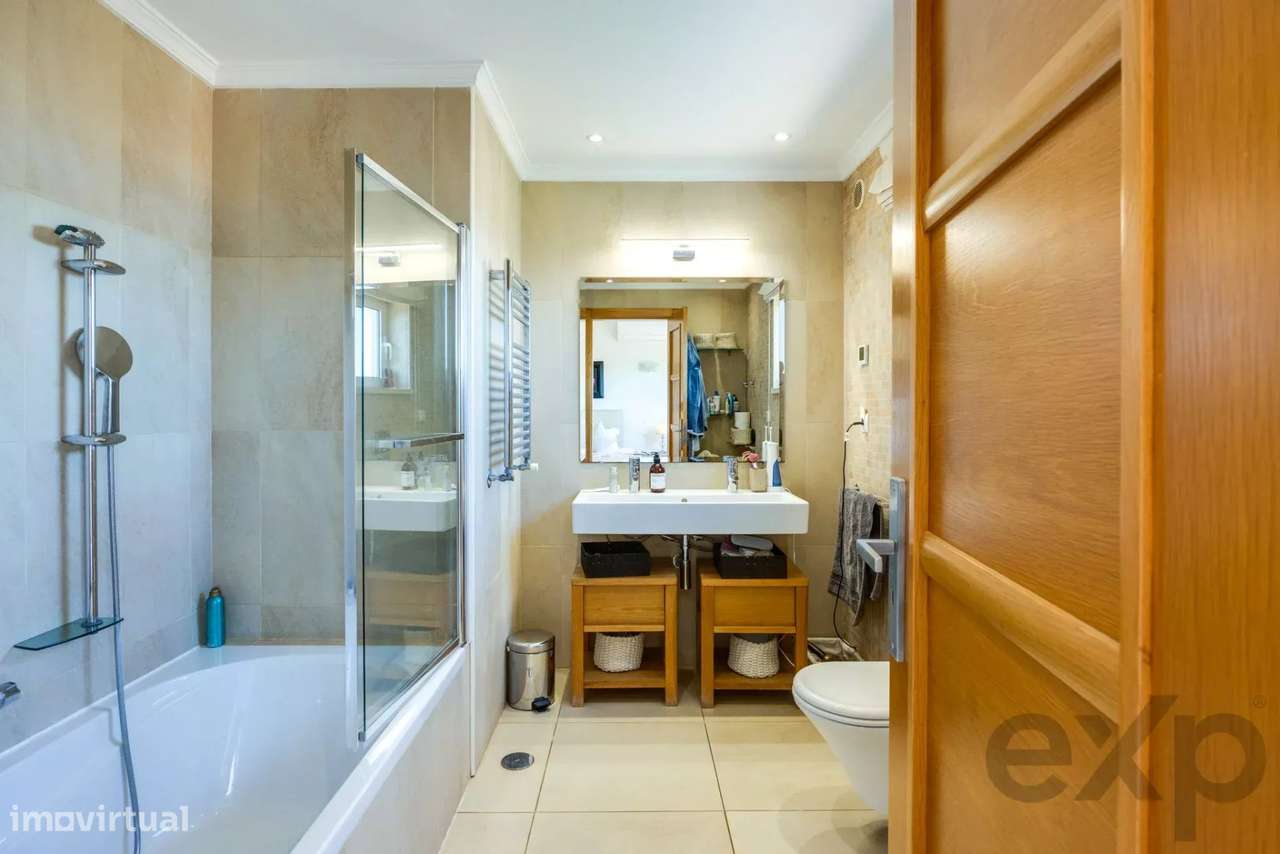 Moradia Familiar T3+1 com Piscina, Entre Lagos e Praia da Luz-23