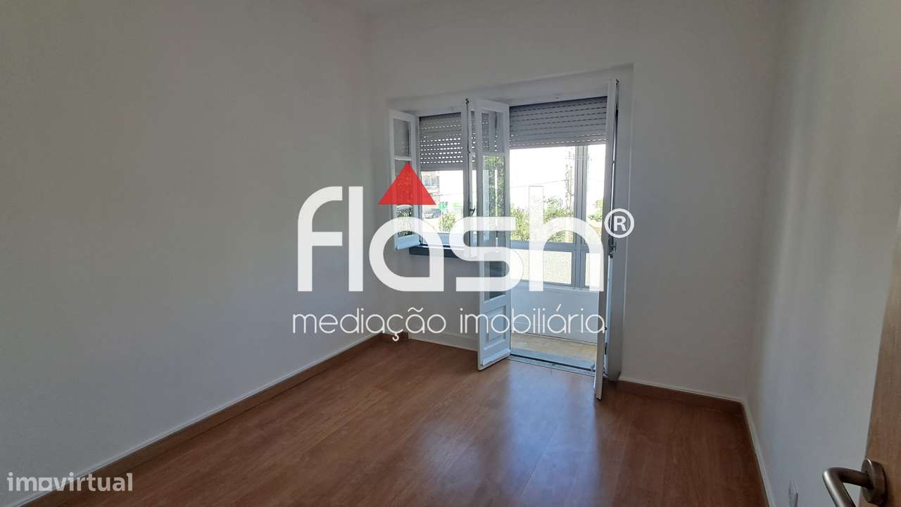 Apartamento T4 nas Mercês-24