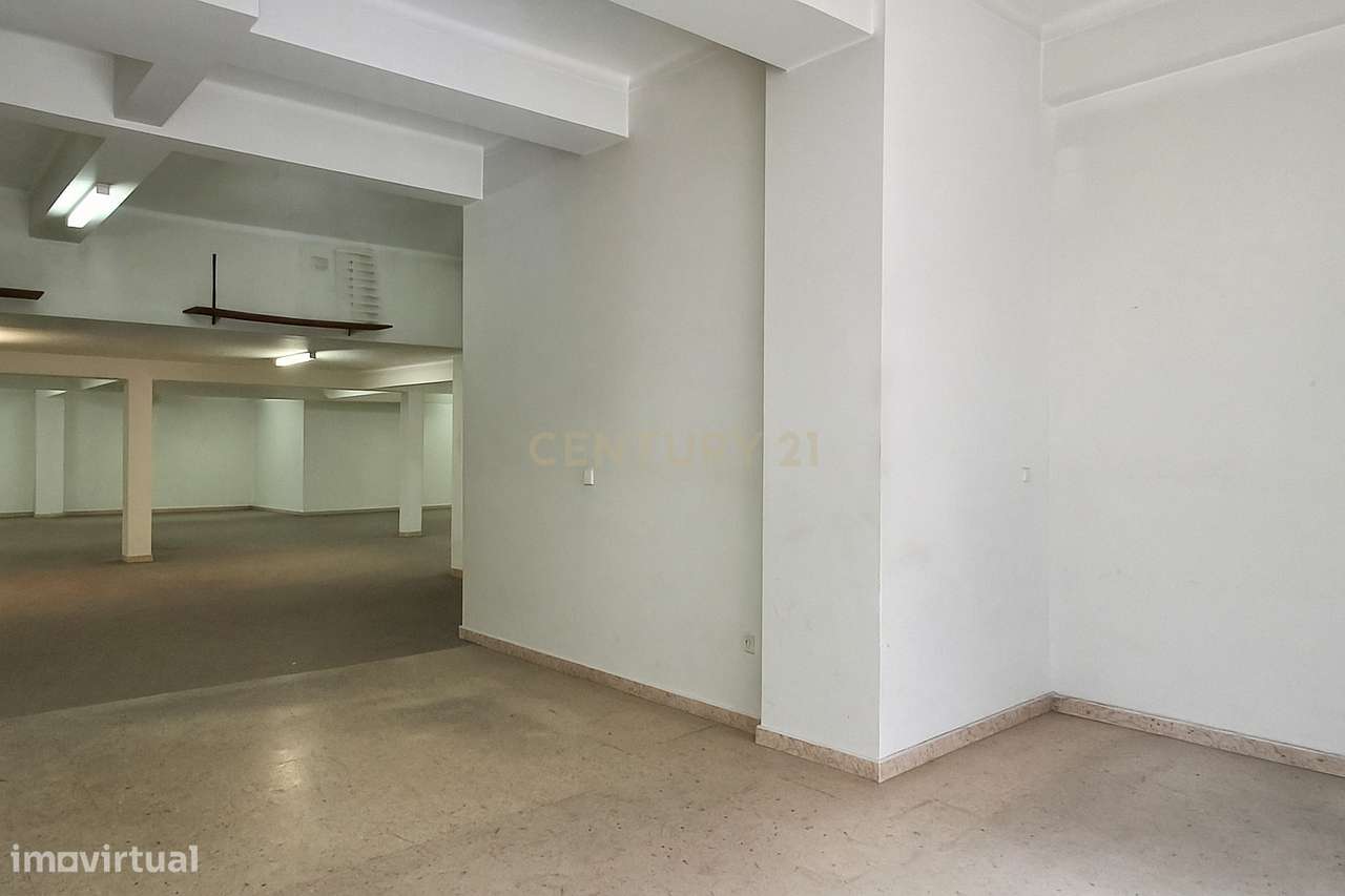 Loja ampla com 225m² no Lumiar — Localização Estratégica e Grande Pote - Grande imagem: 4/5