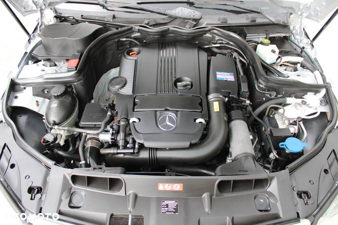 Mercedes-Benz Klasa C 180 CGI Automatik BlueEFFICIENCY Elegance - 39