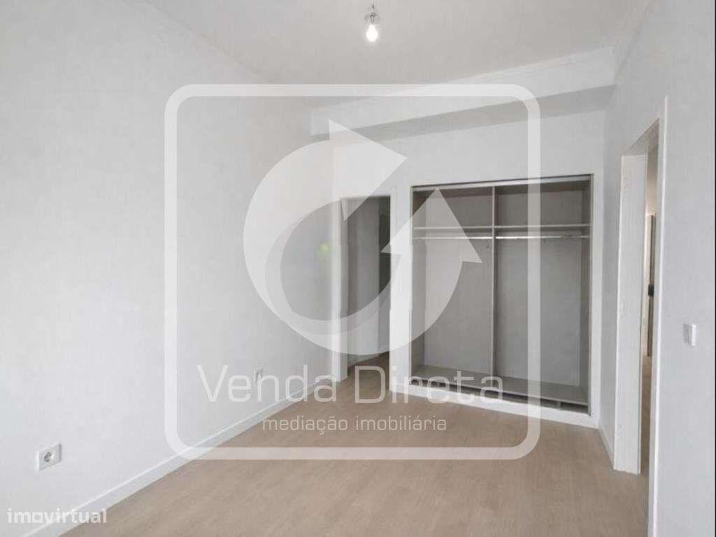 Apartamento T3 totalmente remodelado - Vista Rio!-8