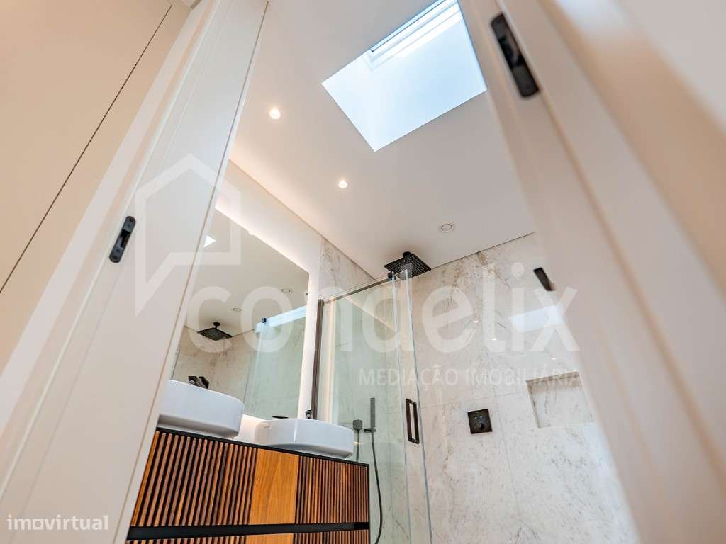 Moradia T5+1 nova com piscina em condomínio fechado de luxo no Estoril-49