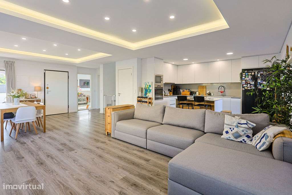 Moradia T4 com jardim, Fernão Ferro-20