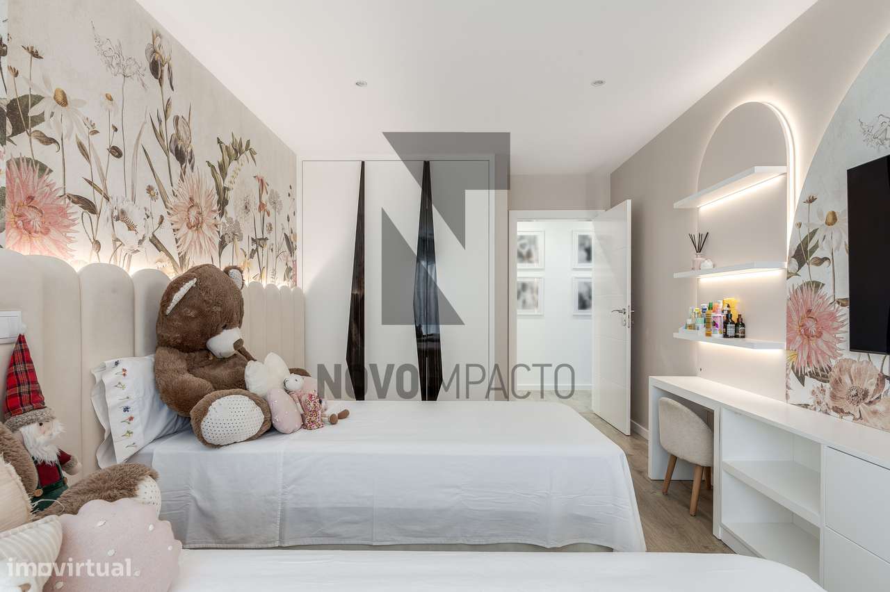 T4 Duplex de Luxo Mobilado, com 2 Terraços e Box para 2 Carros | Mo...-32