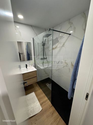 T3 Remodelado | Lugar de Garagem + Arrumo | Próximo ao Marquês-12