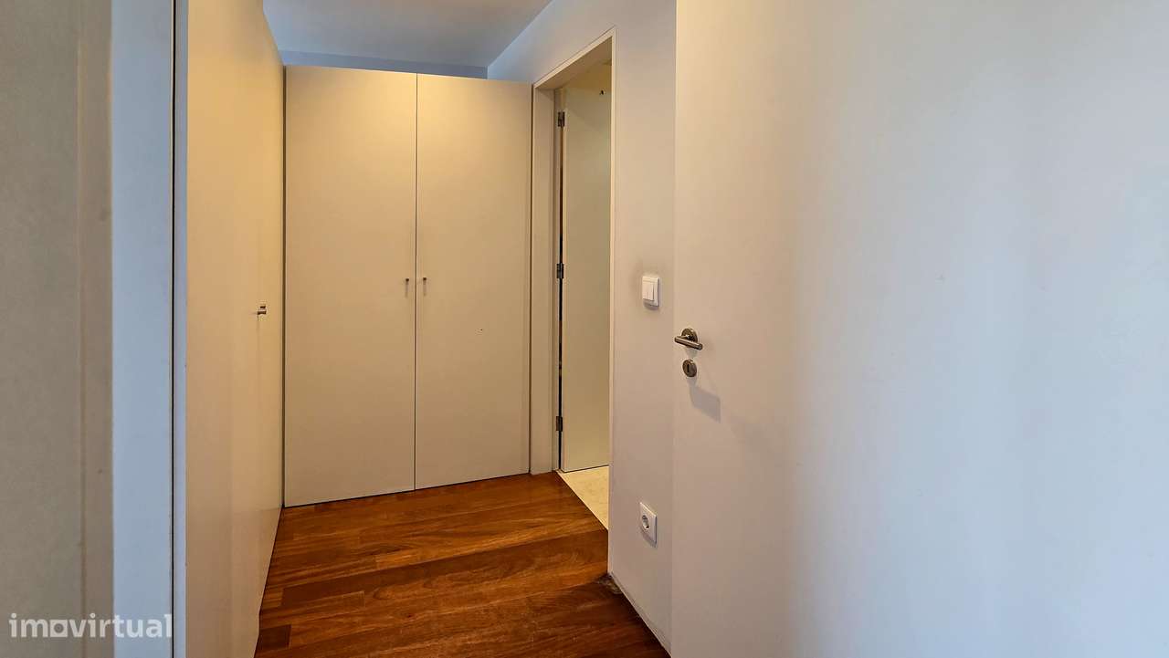 T3 remodelado na Rua do Godinho, Matosinhos com 153m²-8