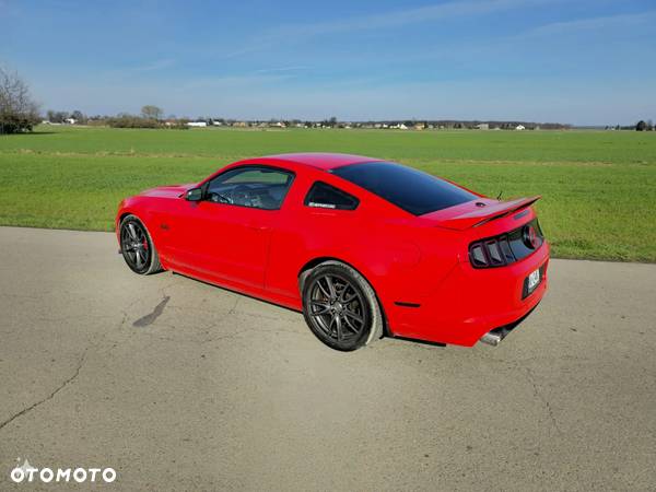 Ford Mustang 5.0 V8 GT - 6