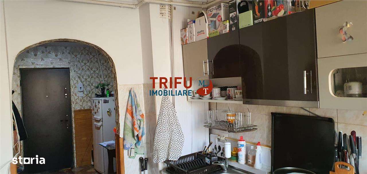 Apartament 3 camere de vanzare - Imagine principală: 2/7