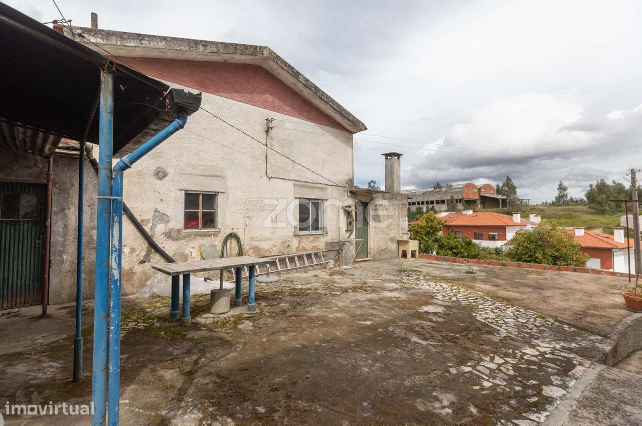 Moradia T4 | Moradia T2 | Recuperar | S. Martinho do Bispo-6