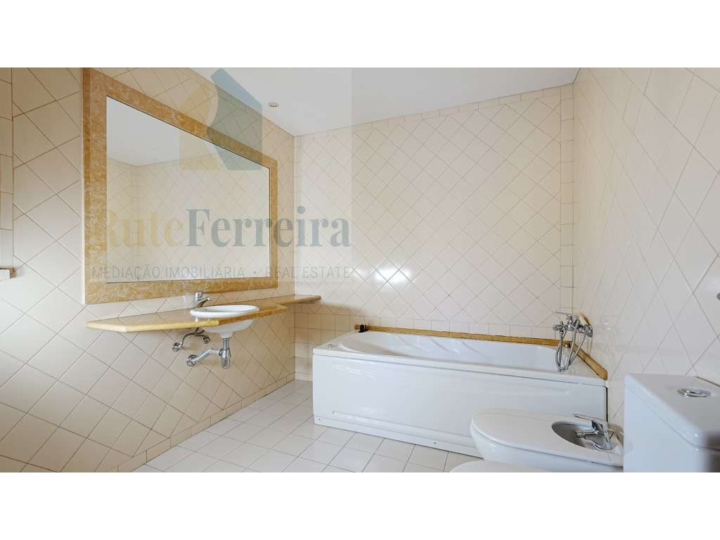 Extraordinário apartamento com vista para o Rio Tejo!-11