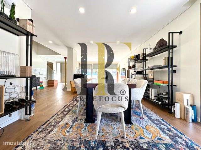 Moradia T4 de Luxo com Piscina e Jardim em Esmoriz-13