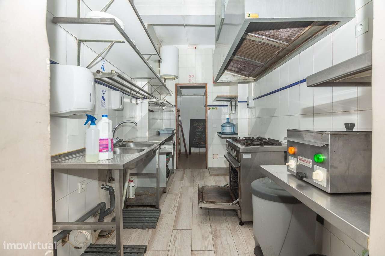 Loja - Snack Bar com esplanada para venda em Portimão-7