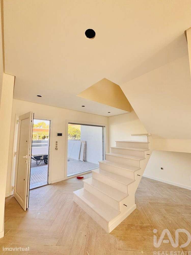Casa / Villa T4 em Fernão Ferro de 200,00 m2 - Grande imagem: 5/17