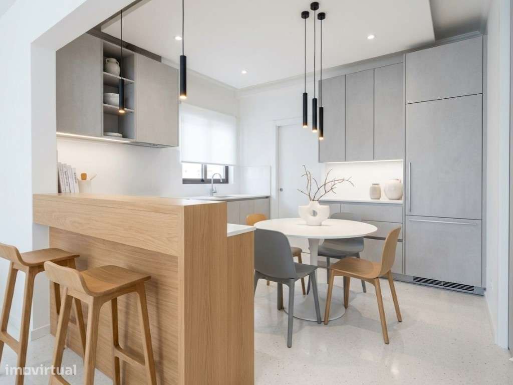 Moradia exclusiva com vista mar deslumbrante, piscina e localização...-16