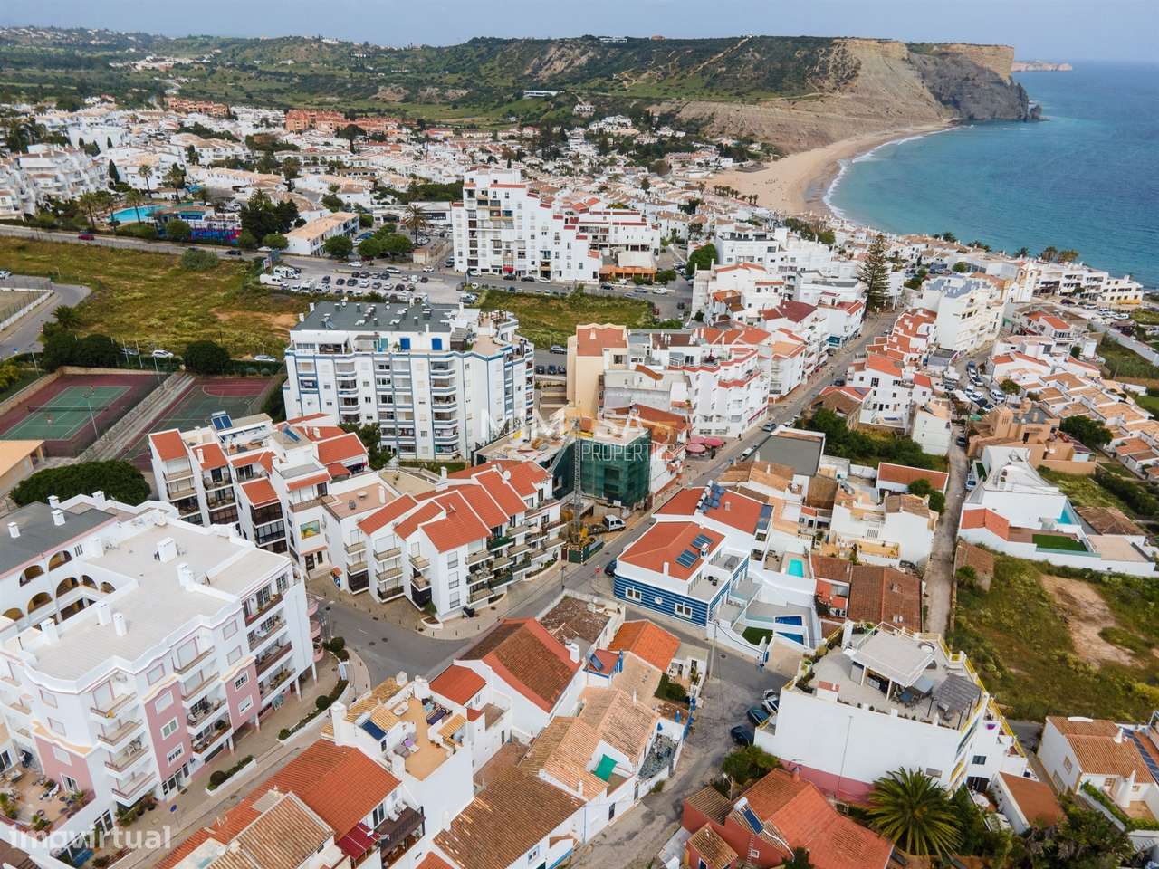 Edifício de 6 T1 com Piscina na Praia da Luz - Grande imagem: 3/9