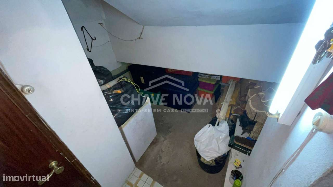 Garagem / Armazém Independente com 256m² na Avenida da República - Grande imagem: 5/20