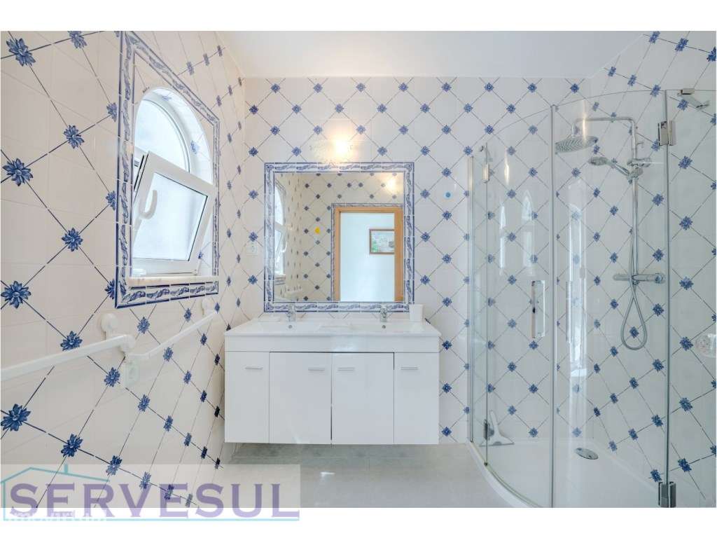 Moradia Deslumbrante de 2 andares com 274 m², composta por 4 quarto...-25