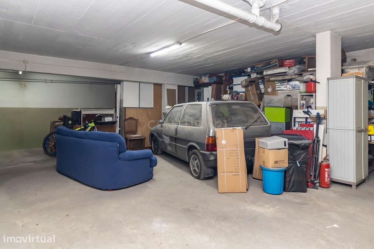 Excelente T3 Remodelado – 3º Andar (sem elevador) | 98 m² de área útil-39