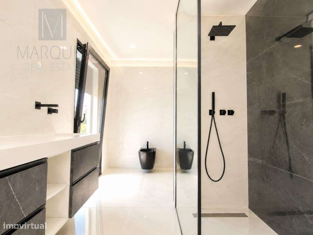 Moradia Isolada T4 com 3 Suites, Jardim e Piscina na Verdizela-24